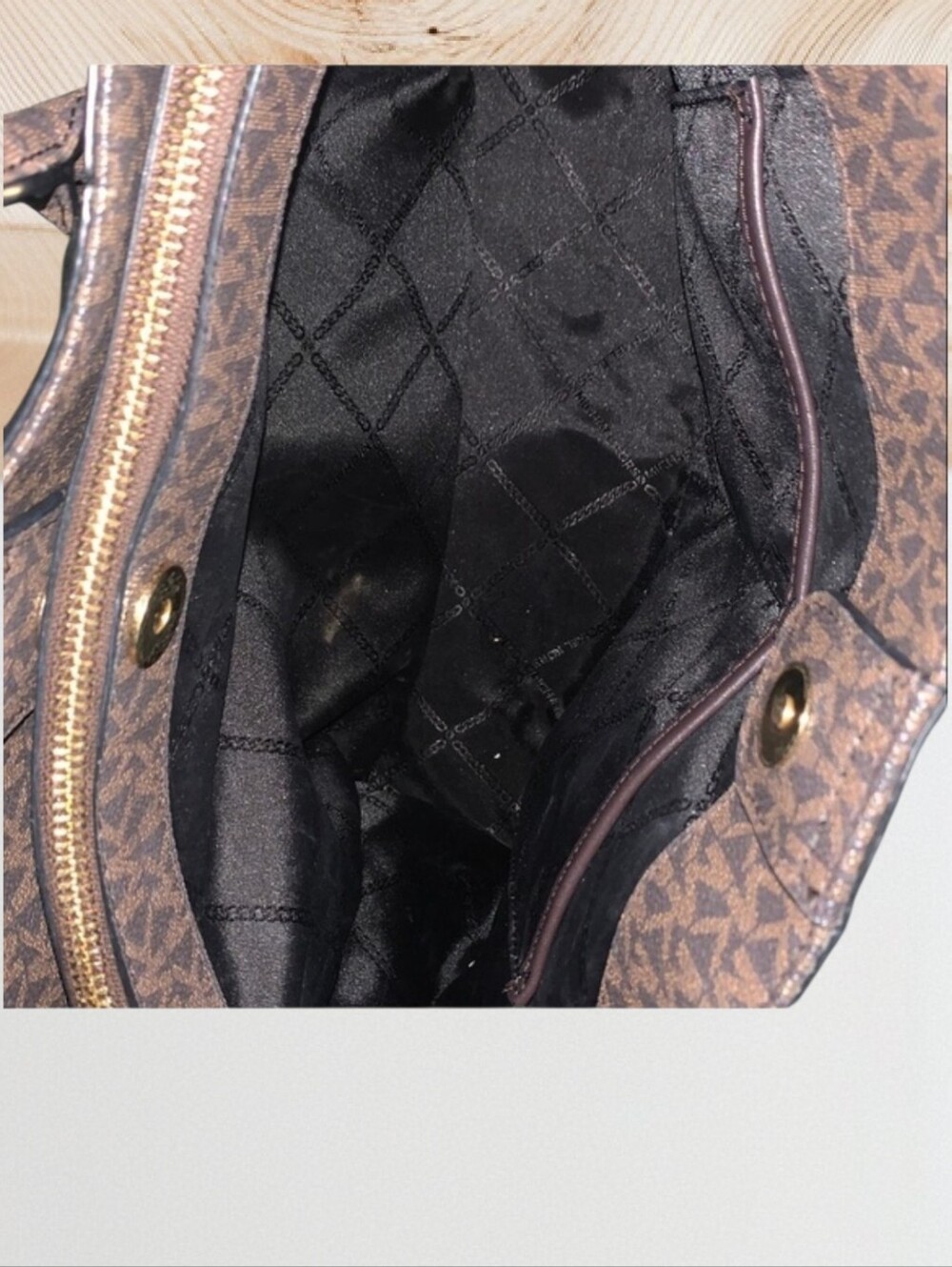 Michael Kors Austin Large Pebbled Leather Satchel- EUC - Picture 4 of 12